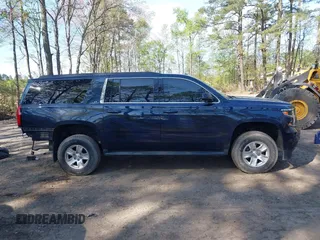 2019 Chevrolet Suburban LT with VIN 1GNSKHKC5KR333566, listed as a IAAI auction lot 41996940 with 95,807 mi miles. Bid and sale history available at carsss.com. Image 14.