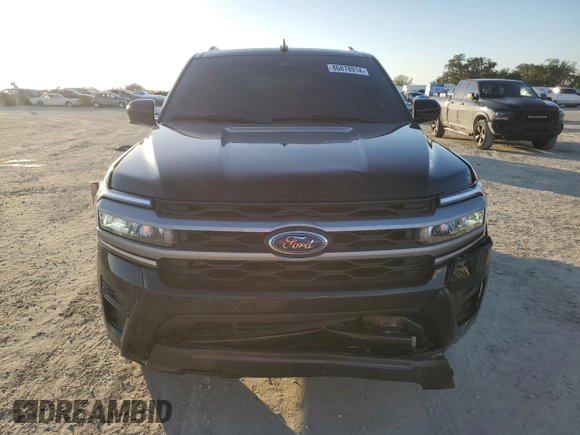 2024 Ford Expedition XLT with VIN 1FMJU1H84REA95604, listed as a Copart auction lot 86878914 with 4,977 mi miles and Salvage Title. Bid and sale history available at carsss.com. Image 5.