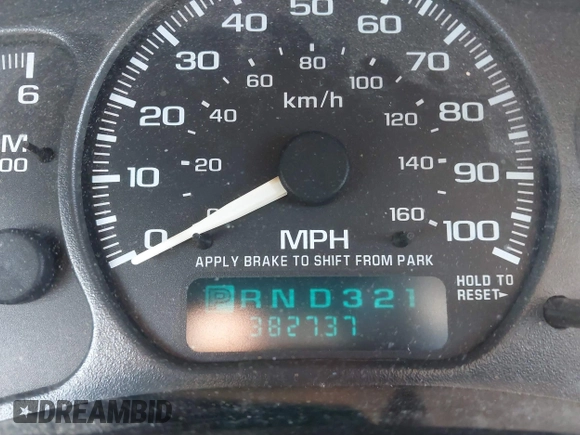 2002 Chevrolet Suburban LS with VIN 1GNEC16Z32J125040, listed as a IAAI auction lot 41657503 with 382,737 mi miles. Bid and sale history available at carsss.com. Image 7.