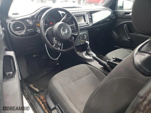 2019 Volkswagen Beetle S with VIN 3VWFD7AT7KM705617, listed as a Copart auction lot 84295424 with 121,200 mi miles and Clean Title. Bid and sale history available at carsss.com. Image 8.