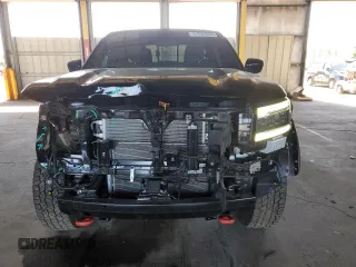 2025 Nissan Frontier S with VIN 1N6ED1EK6SN623961, listed as a Copart auction lot 57083555 with 4,720 mi miles and Salvage title. Bid and sale history available at DreamBid. Image 5.