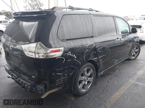 2018 Toyota Sienna SE with VIN 5TDXZ3DC1JS953289, listed as a IAAI auction lot 41525385 with 63,450 mi miles and . Bid and sale history available at DreamBid. Image 4.