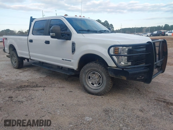2018 Ford Super Duty F-250 SRW XL with VIN 1FT7W2BT8JEB42178, listed as a IAAI auction lot 41205643 with 196,238 mi miles. Bid and sale history available at carsss.com. Image 1.