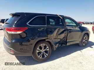 2018 Toyota Highlander LE with VIN 5TDZARFH1JS040530, listed as a Copart auction lot 57434705 with 112,912 mi miles and Salvage title. Bid and sale history available at DreamBid. Image 3.