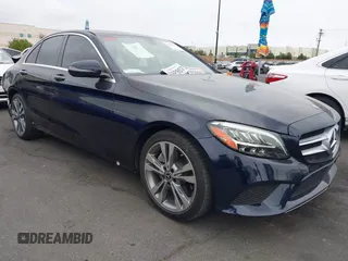 2019 Mercedes-Benz C 300 z VIN 55SWF8DB8KU304604, wystawiony jako IAAI lot #42050988 z przebiegiem 33 580 mil mil oraz . Historia ofert i sprzedaży dostępna na DreamBid. Obrazek 1.