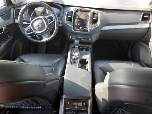 2022 Volvo XC90 Momentum with VIN YV4102PK5N1834383, listed as a Copart auction lot 43356045 with 111,277 mi miles and Salvage Title. Bid and sale history available at carsss.com. Image 8.