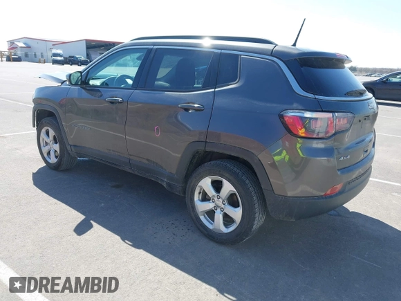 2018 Jeep Compass Altitude with VIN 3C4NJDBB3JT316425, listed as a IAAI auction lot 41923797 with 96,969 mi miles and . Bid and sale history available at carsss.com. Image 3.