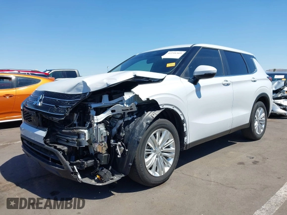 2023 Mitsubishi Outlander ES z VIN JA4J3TA89PZ021852, wystawiony jako IAAI lot #42216369 z przebiegiem 23 321 mil mil oraz . Historia ofert i sprzedaży dostępna na DreamBid. Obrazek 18.