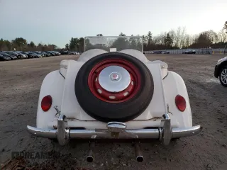 1971 Volkswagen Beetle with VIN 1112313102, listed as a Copart auction lot 82938124 with 3,677 mi miles and Salvage Title. Bid and sale history available at DreamBid. Image 6.
