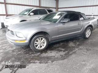 2007 Ford Mustang Deluxe with VIN 1ZVFT84N375264491, listed as a IAAI auction lot 41946983 with 196,314 mi miles and . Bid and sale history available at carsss.com. Image 2.