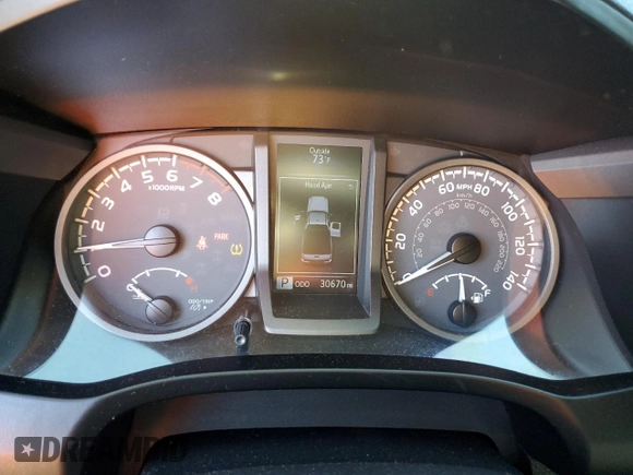 2017 Toyota Tacoma SR5 z VIN 5TFRZ5CNXHX028456, wystawiony jako Copart lot #84039894 z przebiegiem 30 670 mil mil oraz Szkoda całkowita • Salvage title. Historia ofert i sprzedaży dostępna na DreamBid. Obrazek 9.