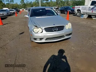 2005 Mercedes-Benz CLK 500 z VIN WDBTJ75J05F139522, wystawiony jako Copart lot #80596524 z przebiegiem 95 997 mil mil oraz Szkody całkowita. Historia ofert i sprzedaży dostępna na DreamBid. Obrazek 10.