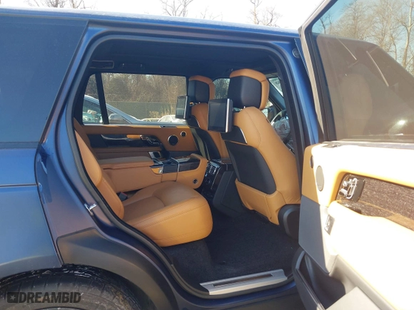 2020 Land Rover Range Rover Autobiography with VIN SALGV5SE5LA401539, listed as a IAAI auction lot 41394368 with 35,631 mi miles. Bid and sale history available at carsss.com. Image 8.