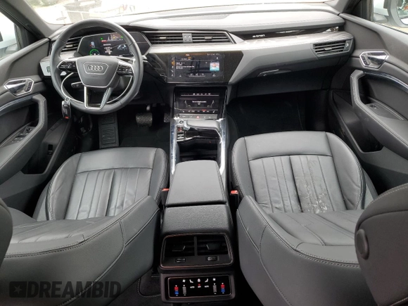 2023 Audi e-tron Sportback S line Premium z VIN WA11AAGEXPB004395, wystawiony jako Copart lot #68947554 z przebiegiem 19 852 mil mil oraz Szkoda całkowita • Salvage title. Historia ofert i sprzedaży dostępna na DreamBid. Obrazek 8.