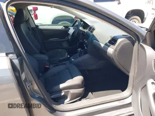 2011 Volkswagen Jetta SEL with VIN 3VWLZ7AJ4BM023877, listed as a IAAI auction lot 42054594 with 103,680 mi miles and . Bid and sale history available at DreamBid. Image 5.