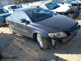 2008 Volvo C70 with VIN YV1MC67208J041358, listed as a IAAI auction lot 41452593 with 111,544 mi miles. Bid and sale history available at carsss.com. Image 1.
