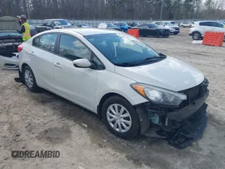 2015 Kia Forte LX with VIN KNAFK4A68F5364092, listed as a IAAI auction lot 41812358 with 100,682 mi miles. Bid and sale history available at carsss.com. Image 1.