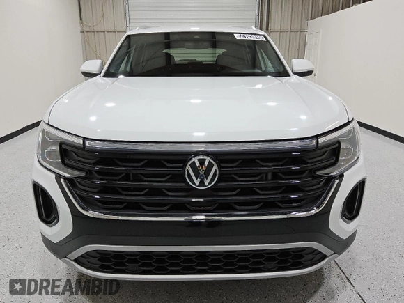 2024 Volkswagen Atlas SE z VIN 1V2WE2CAXRC219246, wystawiony jako Copart lot #55703915 z przebiegiem 39 735 mil mil oraz Czysty tytuł • Clean title. Historia ofert i sprzedaży dostępna na DreamBid. Obrazek 5.