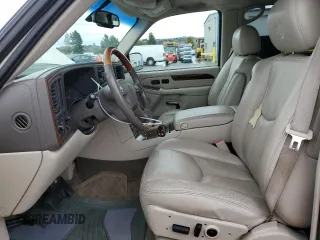 2003 Cadillac Escalade z VIN 1GYEC63T93R208877, wystawiony jako Copart lot #83894424 z przebiegiem 160 530 mil mil oraz Szkoda całkowita • Salvage title. Historia ofert i sprzedaży dostępna na DreamBid. Obrazek 7.