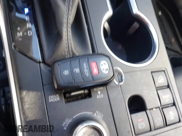 2024 Toyota Highlander LE z VIN 5TDKDRBH3RS531823, wystawiony jako IAAI lot #41769437 z przebiegiem 27 754 mil mil oraz . Historia ofert i sprzedaży dostępna na DreamBid. Obrazek 11.