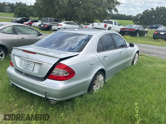 2007 Mercedes-Benz E 350 z VIN WDBUF56XX7B076632, wystawiony jako Copart lot #59032795 z przebiegiem 130 410 mil mil oraz Szkoda całkowita • Salvage title. Historia ofert i sprzedaży dostępna na DreamBid. Obrazek 4.