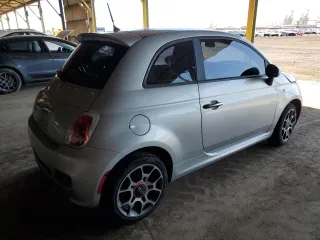 2012 FIAT 500 Sport z VIN 3C3CFFBRXCT125951, wystawiony jako Copart lot #54440065 z przebiegiem 140 267 mil mil oraz Szkody całkowita. Historia ofert i sprzedaży dostępna na DreamBid. Obrazek 3.
