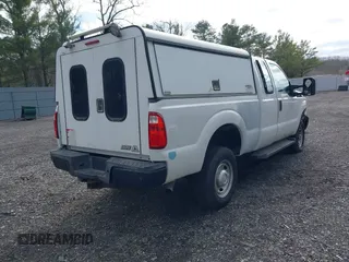 2016 Ford Super Duty F-250 SRW XLT with VIN 1FT7X2B67GEA39611, listed as a IAAI auction lot 41750797 with 33,787 mi miles. Bid and sale history available at carsss.com. Image 4.