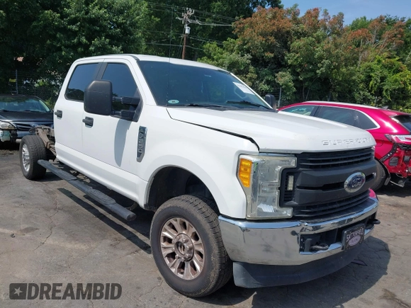 2017 Ford F-250 Lariat with VIN 1FT7W2B65HEC32263, listed as a IAAI auction lot 42281628 with 262,328 mi miles and . Bid and sale history available at DreamBid. Image 1.