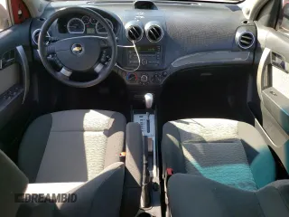 2009 Chevrolet Aveo 2LT z VIN KL1TG66E99B662070, wystawiony jako Copart lot #56464895 z przebiegiem 119 694 mil mil oraz Czysty tytuł • Clean title. Historia ofert i sprzedaży dostępna na DreamBid. Obrazek 8.