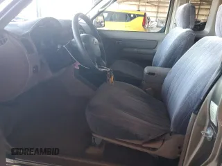 2002 Nissan Frontier XE z VIN 1N6DD26S52C378601, wystawiony jako Copart lot #56782295 z przebiegiem 147 729 mil mil oraz Szkoda całkowita • Salvage title. Historia ofert i sprzedaży dostępna na DreamBid. Obrazek 7.