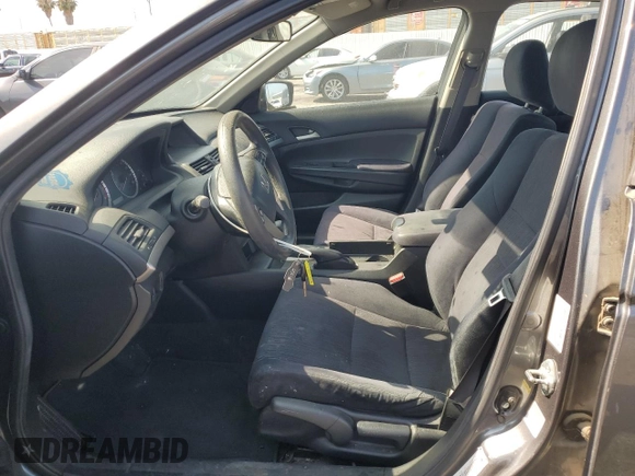 2011 Honda Accord LX z VIN 1HGCP2F36BA112001, wystawiony jako Copart lot #62238045 z przebiegiem 179 469 mil mil oraz Czysty tytuł • Clean title. Historia ofert i sprzedaży dostępna na DreamBid. Obrazek 7.