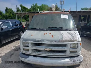 1998 Chevrolet Chevy Van z VIN 1GCEG15M6W1009839, wystawiony jako IAAI lot #42100010 z przebiegiem Nie podano mil oraz . Historia ofert i sprzedaży dostępna na DreamBid. Obrazek 6.