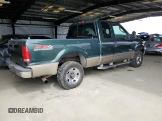 2003 Ford F-250 XL with VIN 1FTNX21P13EC63517, listed as a Copart auction lot 62220275 with 274,895 mi miles and Clean title. Bid and sale history available at DreamBid. Image 3.