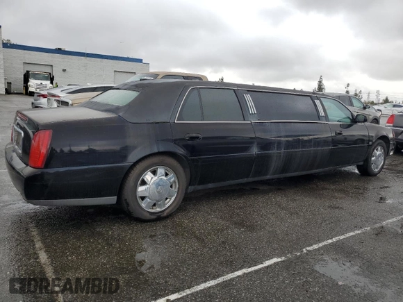 2005 Cadillac DeVille Limousine z VIN 1GEEH90Y05U550363, wystawiony jako Copart lot #55697945 z przebiegiem 47 196 mil mil oraz Czysty tytuł • Clean title. Historia ofert i sprzedaży dostępna na DreamBid. Obrazek 3.