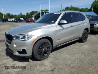2015 BMW X5 xDrive50i z VIN 5UXKR6C52F0J78895, wystawiony jako Copart lot #57764045 z przebiegiem 128 506 mil mil oraz Tytuł czysty. Historia ofert i sprzedaży dostępna na DreamBid. Obrazek 1.