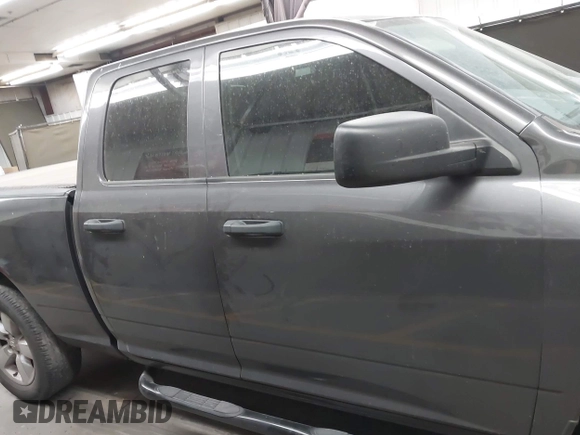 2019 Ram 1500 Tradesman z VIN 1C6RR7FG6KS625365, wystawiony jako IAAI lot #42163213 z przebiegiem 99 259 mil mil oraz . Historia ofert i sprzedaży dostępna na DreamBid. Obrazek 13.