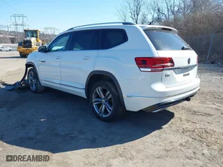 2019 Volkswagen Atlas 3.6L V6 SE w/Technology R-Line with VIN 1V2XR2CA2KC613418, listed as a IAAI auction lot 41735463 with 59,671 mi miles. Bid and sale history available at carsss.com. Image 3.