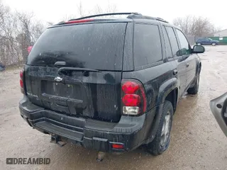 2007 Chevrolet TrailBlazer LT with VIN 1GNDT13S872244691, listed as a IAAI auction lot 41734984 with 214,949 mi miles. Bid and sale history available at carsss.com. Image 4.