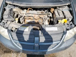 2005 Dodge Caravan SXT with VIN 2D4GP44L75R335536, listed as a Copart auction lot 60933985 with 212,231 mi miles and Salvage title. Bid and sale history available at DreamBid. Image 12.