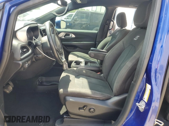 2020 Chrysler Pacifica Touring with VIN 2C4RC1FG4LR111119, listed as a Copart auction lot 54916655 with 66,789 mi miles and Salvage Title. Bid and sale history available at DreamBid. Image 7.