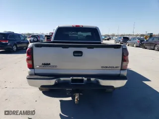 2004 Chevrolet Silverado 1500 LS with VIN 1GCEK19V64E262635, listed as a Copart auction lot 89267835 with 253,402 mi miles and Salvage Title. Bid and sale history available at carsss.com. Image 6.