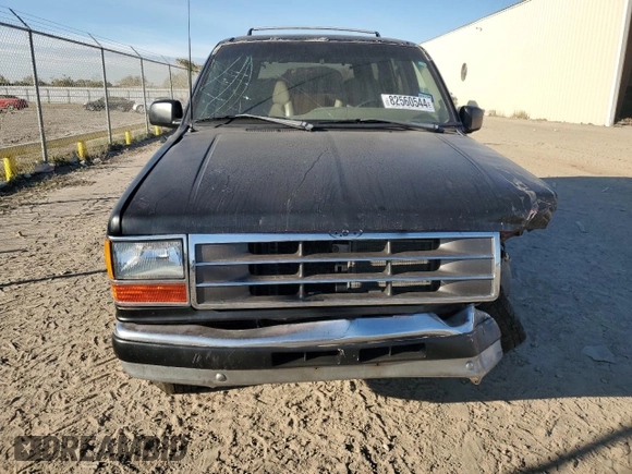 1993 Ford Explorer Eddie Bauer with VIN 1FMDU34X6PUA93264, listed as a Copart auction lot 82560544 with 21,822 mi miles and Salvage title. Bid and sale history available at DreamBid. Image 5.