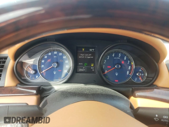 2014 Maserati GranTurismo Sport z VIN ZAM45VLA5E0086834, wystawiony jako Copart lot #46795014 z przebiegiem Nie podano mil oraz Szkoda całkowita • Salvage title. Historia ofert i sprzedaży dostępna na DreamBid. Obrazek 9.
