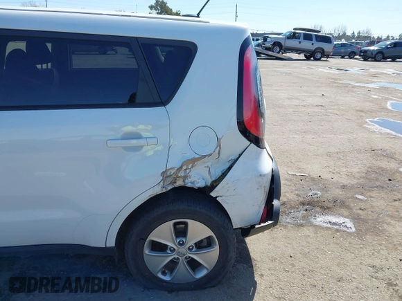 2016 Kia Soul with VIN KNDJN2A26G7292689, listed as a IAAI auction lot 41828977 with 146,251 mi miles. Bid and sale history available at carsss.com. Image 6.