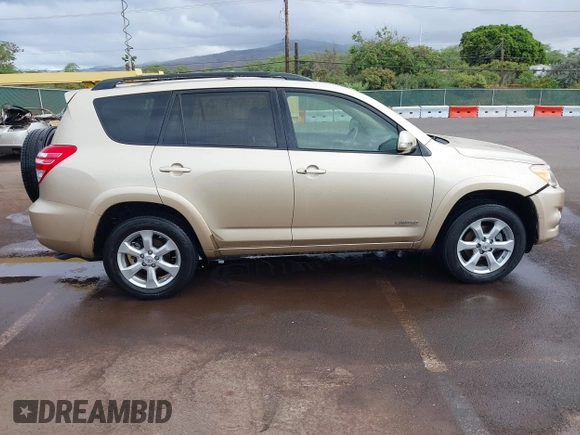 2010 Toyota RAV4 Limited z VIN JTMYK4DV0AD004537, wystawiony jako IAAI lot #40428467 z przebiegiem 77 589 mil mil oraz . Historia ofert i sprzedaży dostępna na DreamBid. Obrazek 14.