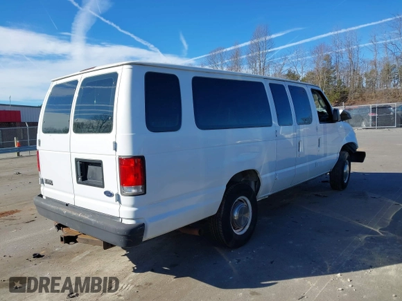 2003 Ford Econoline Passenger XL z VIN 1FBSS31L93HA92717, wystawiony jako IAAI lot #41680953 z przebiegiem 104 065 mil mil oraz . Historia ofert i sprzedaży dostępna na DreamBid. Obrazek 4.