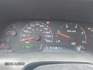 2002 Ford F-250 XL с VIN 1FTNW21F32EA49394, выставлен на аукционе IAAI как лот 42297292 с пробегом 253 885 миль миль и . История ставок и продаж доступна на DreamBid. Изображение 7.
