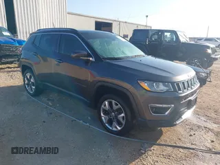 2018 Jeep Compass Limited z VIN 3C4NJDCB6JT214292, wystawiony jako IAAI lot #42414191 z przebiegiem 70 097 mil mil oraz . Historia ofert i sprzedaży dostępna na DreamBid. Obrazek 1.