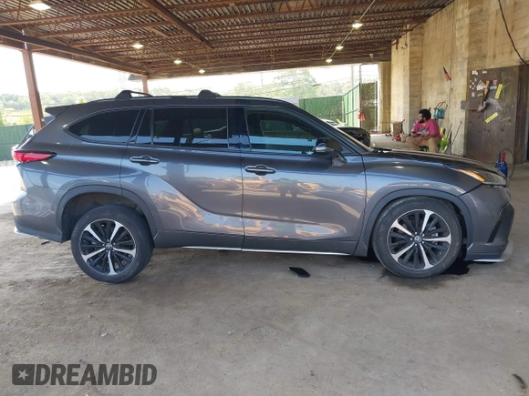 2021 Toyota Highlander XSE with VIN 5TDLZRBH6MS082409, listed as a IAAI auction lot 40172495 with 29,328 mi miles and . Bid and sale history available at DreamBid. Image 14.