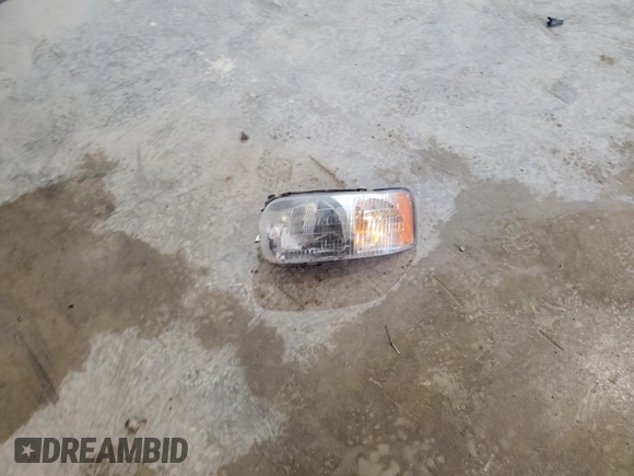 2004 Ford Escape XLS with VIN 1FMYU92154KA14600, listed as a Copart auction lot 83101474 with 305,444 mi miles and Salvage Title. Bid and sale history available at DreamBid. Image 13.
